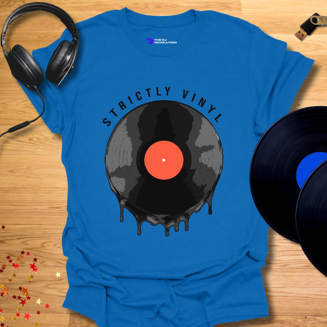 Vinyl enthusiast DJ T-shirt, 'Strictly Vinyl' design in royal blue, front view